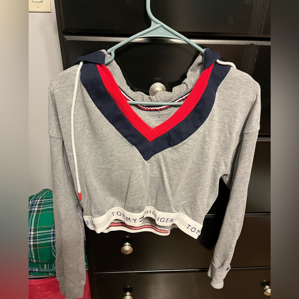 Tommy Hilfiger cropped sweatshirt
